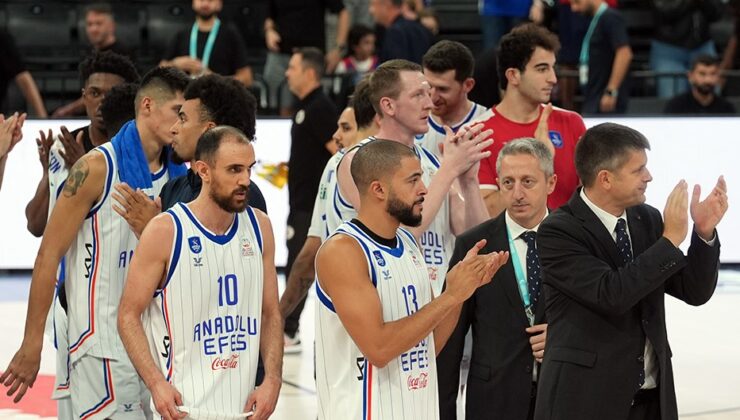 Anadolu Efes'ten 100 sayılık galibiyet