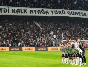 Beşiktaş tribünlerinden maç sonu şok tepki!