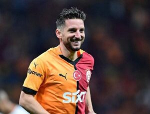 Galatasaray’da Dries Mertens’e 100. maça özel plaket!