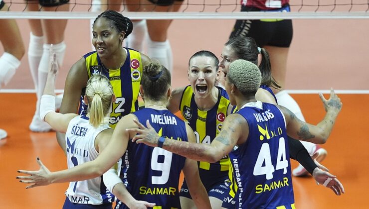 Voleybolda derbinin kazananı Fenerbahçe Medicana