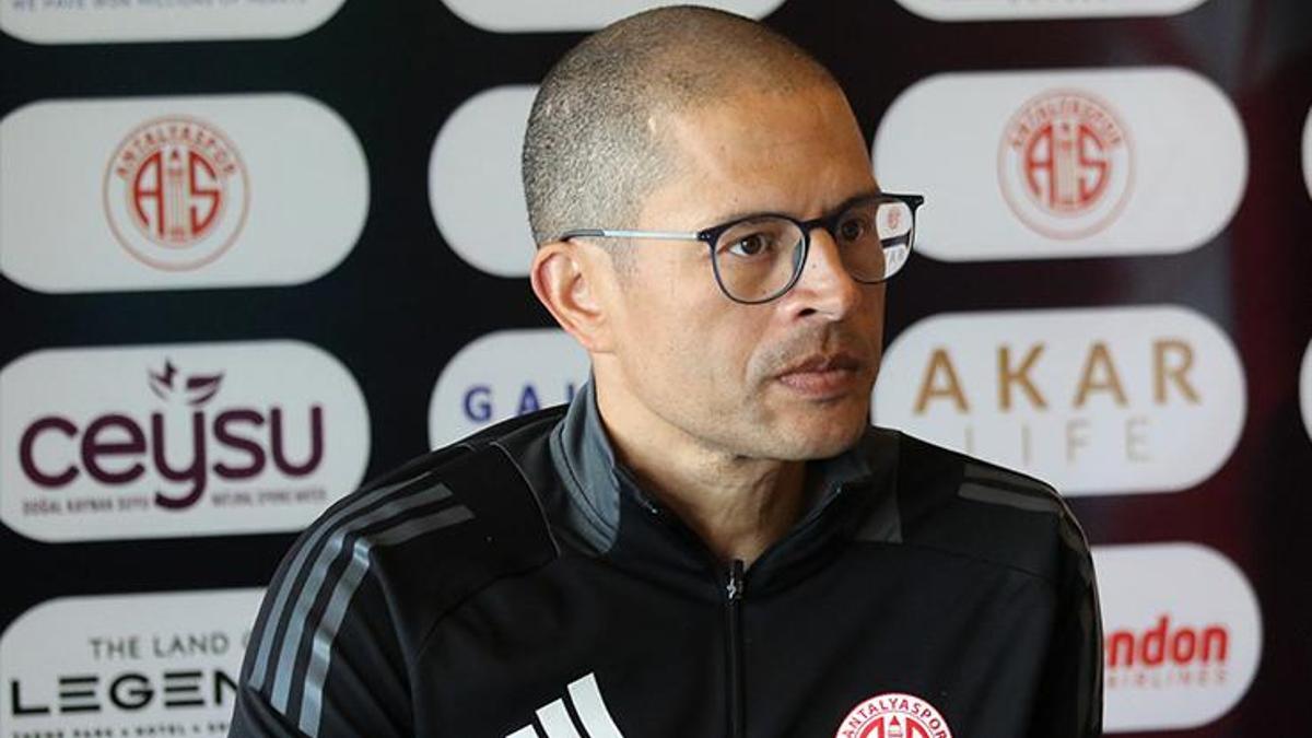 Antalyaspor Teknik Direktörü Alex de Souza'dan istifa açıklaması!