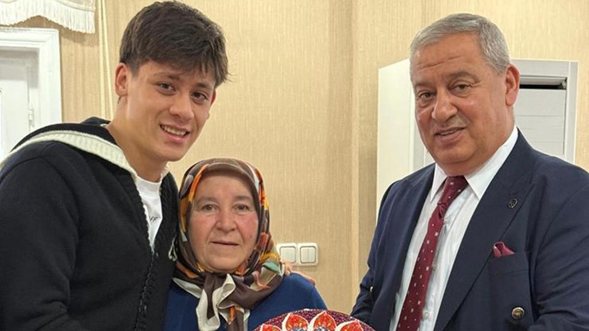 Arda Güler'den babaannesi ve dedesine ziyaret