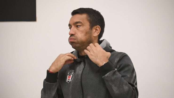 Beşiktaş Giovanni van Bronckhorst ile yollarını ayırdığını duyurdu!