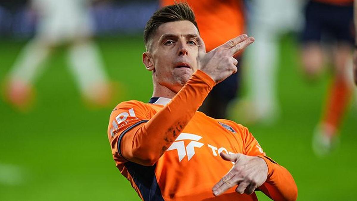 Krzysztof Piatek, krallık yarışında zirvede!