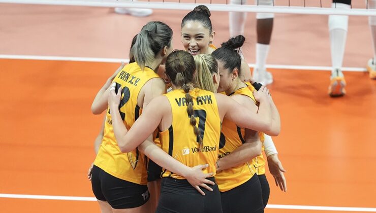 Vakıfbank, Porto'yu set vermeden yendi