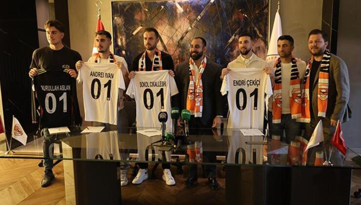 Adanaspor'dan toplu imza töreni