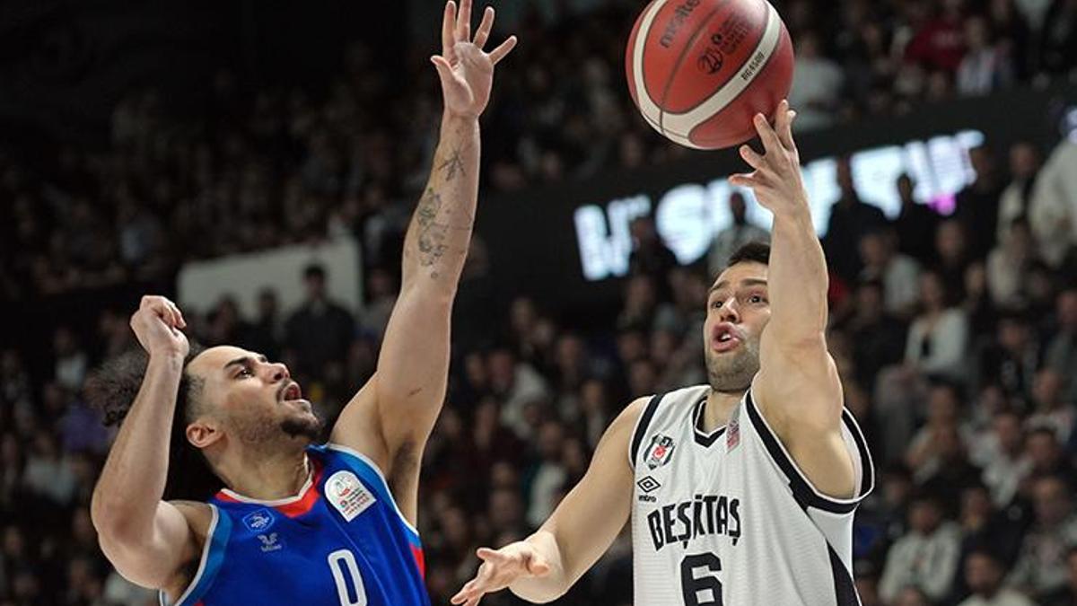 Beşiktaş-Anadolu Efes maç sonucu: 87-70