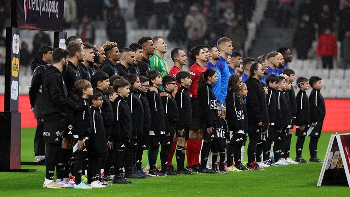 Beşiktaş'a yıldızından kötü haber! Maça devam edemedi…