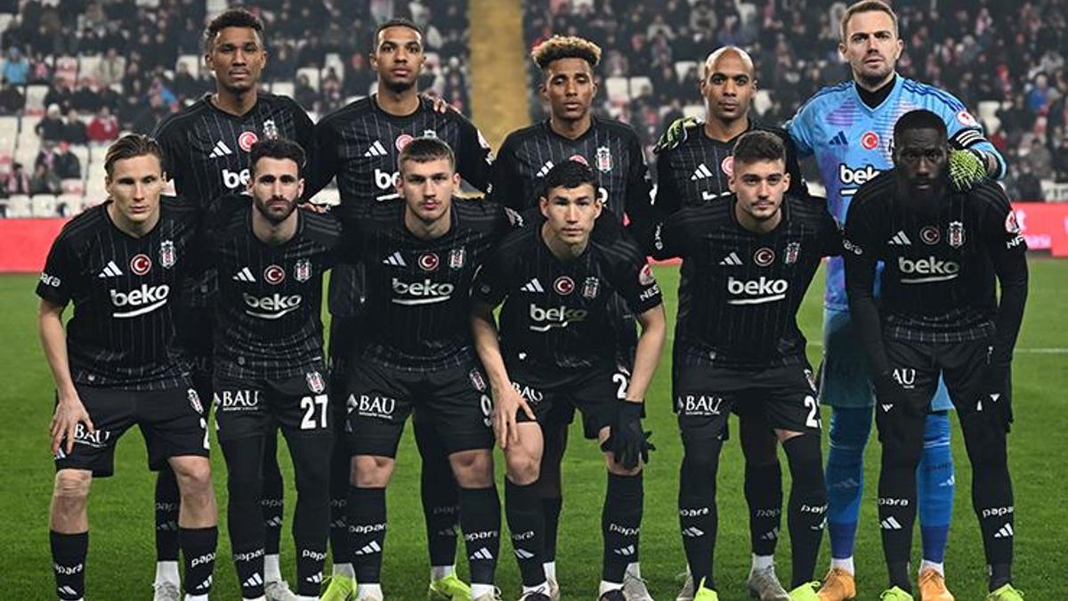 Beşiktaş'ta ayrılık çok yakın! Taraftarın hedefindeydi, menajeri transferi bitirmek için gitti