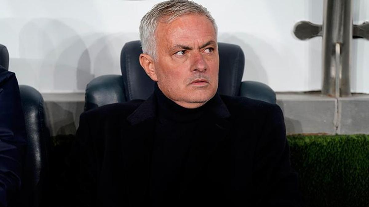 Fenerbahçe'de Jose Mourinho'dan 2 değişiklik