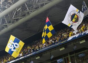 Fenerbahçe tribünlerinden büyük tepki