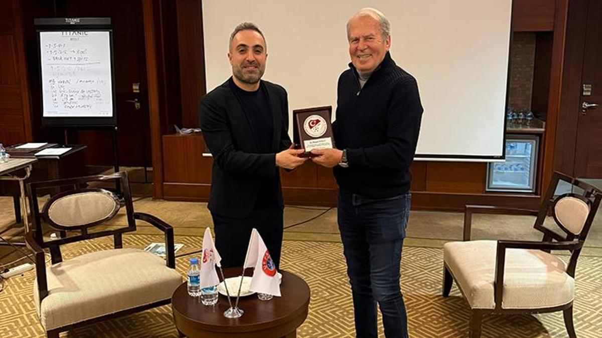 TFF Antrenör Eğitim Müdürü Emre Aydemir'den UEFA Pro Lisans 5. Modül Kursu'nun önemine vurgu